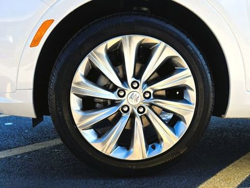 New 2026 Buick Envista Avenir FWD image 11