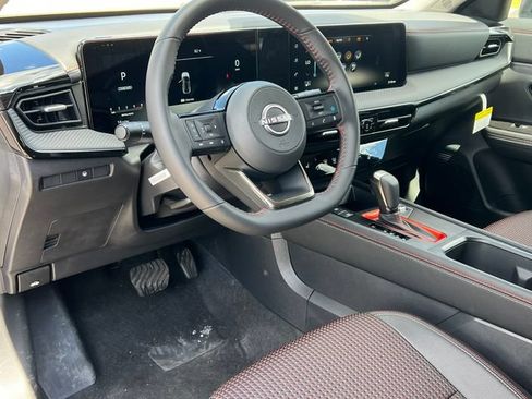 New 2026 Nissan Kicks SR w/ Cold Weather Package AWD/4WD image 13