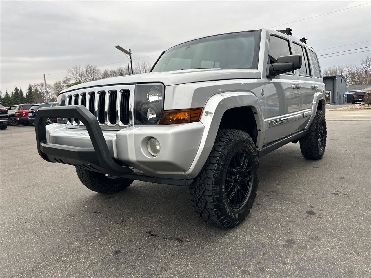 Used 2006 Jeep Commander Limited AWD/4WD image 2