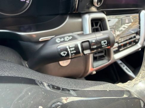 Used 2022 Kia Sorento S FWD image 30