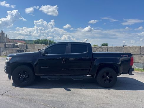 Used 2016 Chevrolet Colorado LT w/ Midnight Edition AWD/4WD image 3