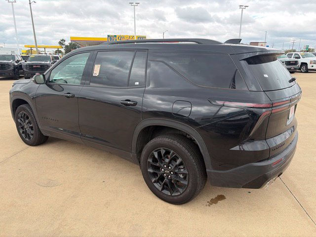 Used 2026 Chevrolet Traverse LT w/ Midnight/Sport Edition FWD image 5