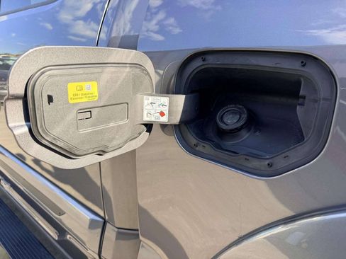 Used 2021 Ford F150 Lariat w/ Equipment Group 502A High AWD/4WD image 3