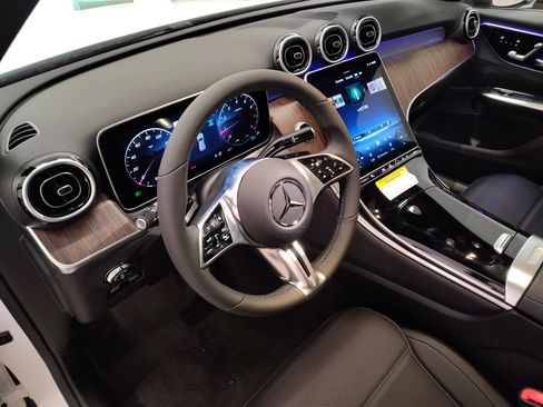 New 2026 Mercedes-Benz GLC 300 image 4