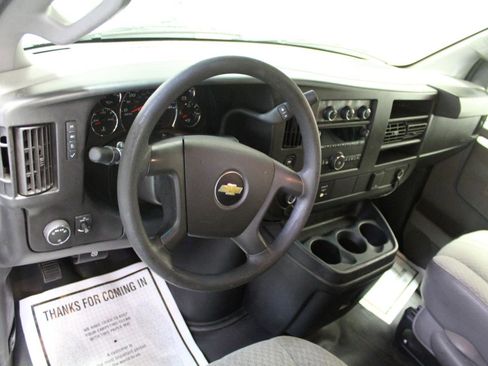 Used 2017 Chevrolet Express 2500 RWD image 7