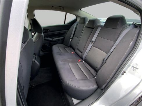 Used 2025 Nissan Altima 2.5 SV FWD image 21