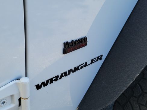 Used 2015 Jeep Wrangler Sport AWD/4WD image 8