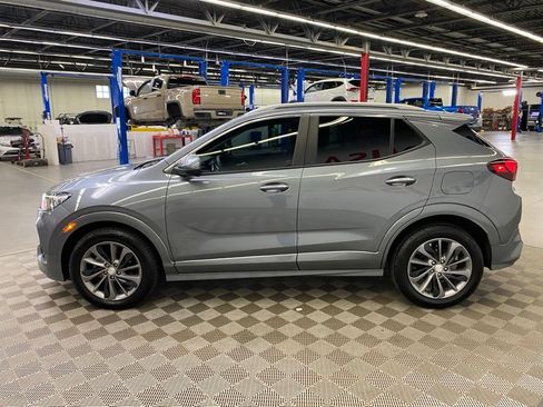 Used 2022 Buick Encore GX Select w/ Sport Touring Package FWD image 5