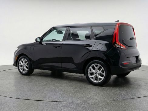 Used 2025 Kia Soul LX w/ LX Technology Package image 6