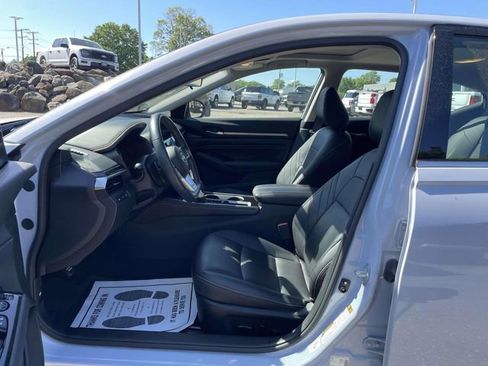 Used 2023 Nissan Altima 2.5 SR w/ SR Premium Package FWD image 16