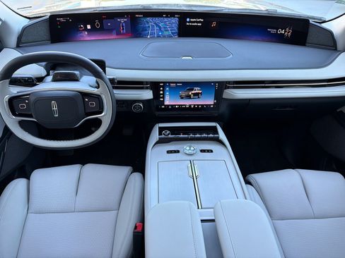 New 2026 Lincoln Navigator Reserve AWD/4WD image 22