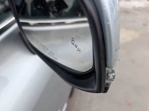 Used 2023 Toyota Highlander Limited image 29