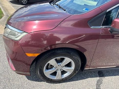Used 2018 Honda Odyssey EX image 3