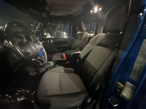 Used 2022 Jeep Gladiator Sport image 11