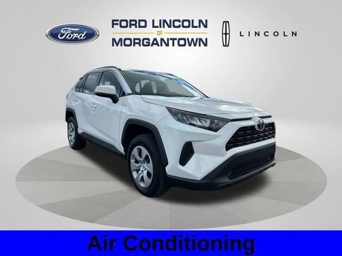 Used 2020 Toyota RAV4 LE image 4