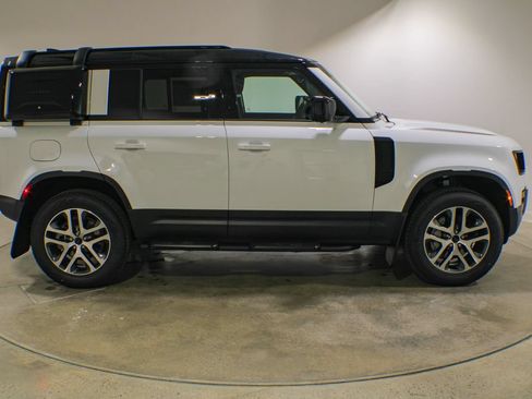 New 2026 Land Rover Defender 110 S AWD/4WD image 6