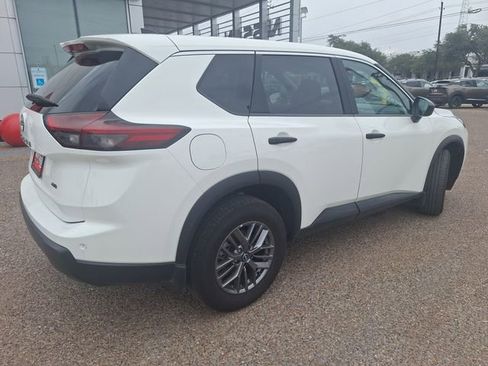 Certified 2025 Nissan Rogue S AWD/4WD image 6