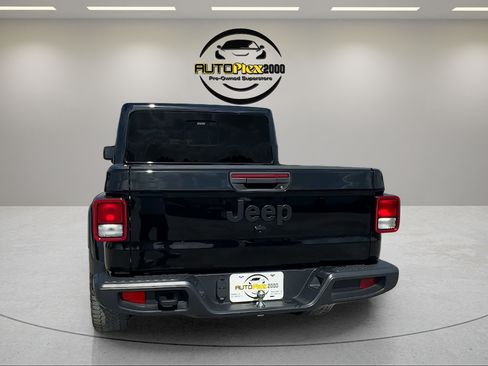 Used 2024 Jeep Gladiator Sport AWD/4WD image 6