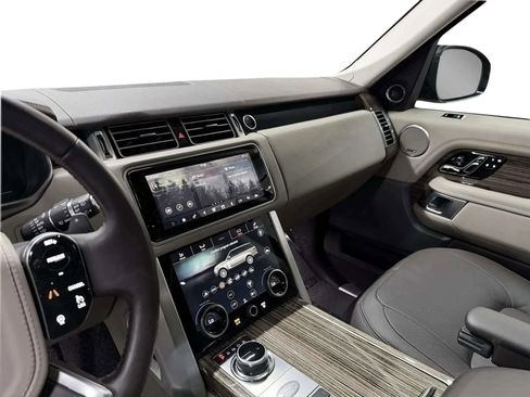 Used 2018 Land Rover Range Rover HSE image 20
