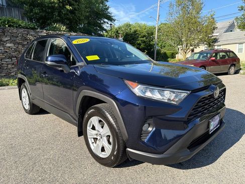Used 2020 Toyota RAV4 XLE w/ Convenience Package AWD/4WD image 9