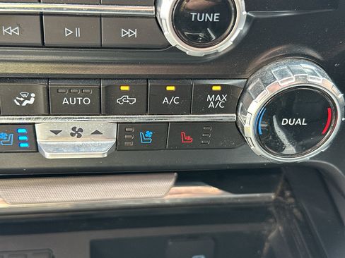 Used 2025 Ford F250 Lariat AWD/4WD image 25