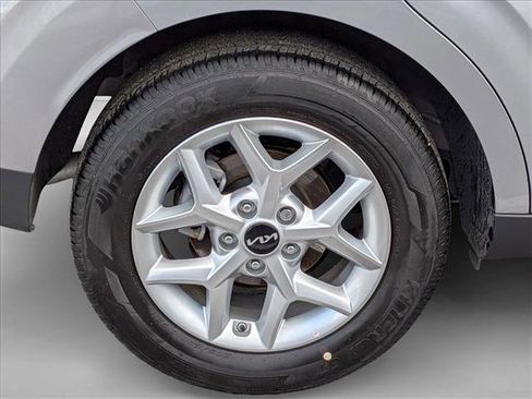 Used 2025 Kia Soul S FWD image 22