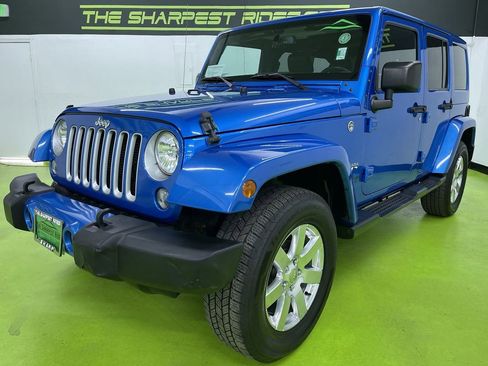 Used 2016 Jeep Wrangler Unlimited Sahara w/ Connectivity Group image 5