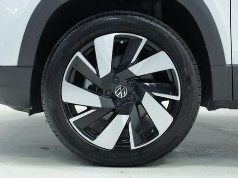 Used 2023 Volkswagen Taos SEL AWD/4WD image 7