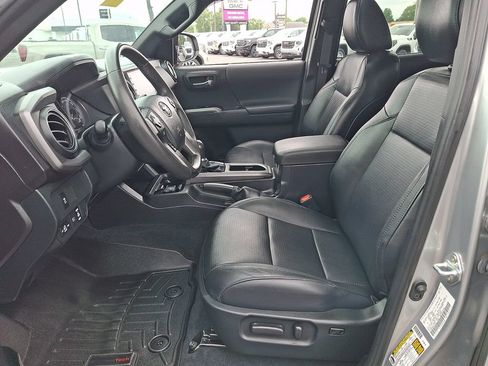 Used 2023 Toyota Tacoma TRD Off-Road w/ TRD Premium Off Road Package AWD/4WD image 14