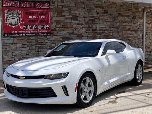 Used 2016 Chevrolet Camaro LT RWD image 2