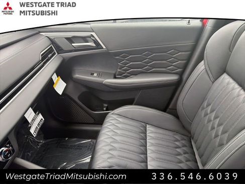 New 2026 Mitsubishi Outlander SEL FWD image 13