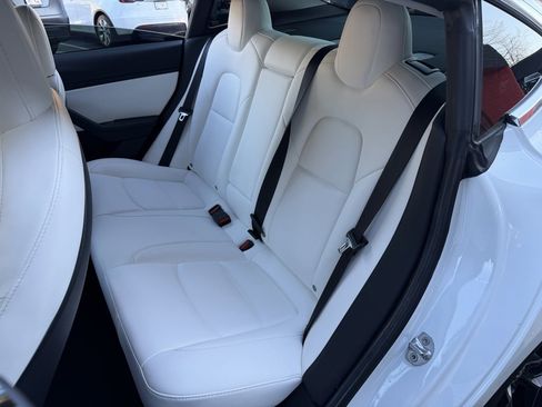 Used 2020 Tesla Model 3 Performance image 31