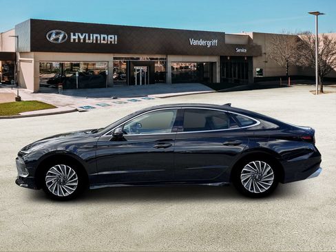 New 2026 Hyundai Sonata Limited FWD image 3
