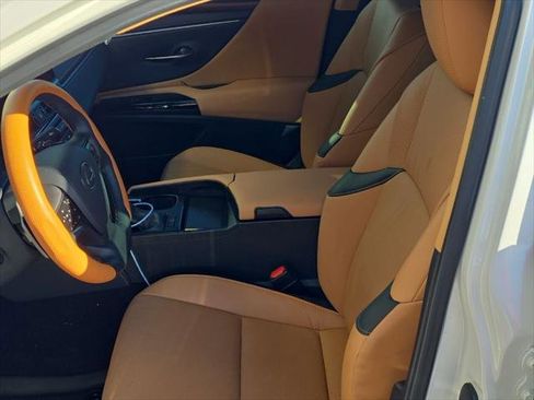 Certified 2025 Lexus ES 350 350 w/ Premium Package image 7