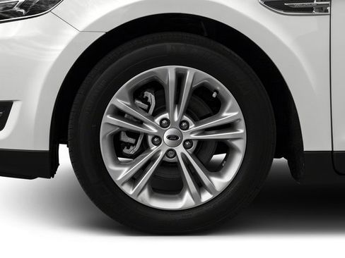Used 2016 Ford Taurus SEL w/ Equipment Group 201A FWD image 11