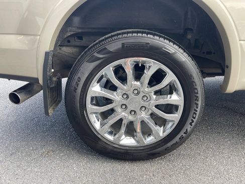 Used 2018 Ford F150 Lariat w/ Equipment Group 502A Luxury AWD/4WD image 13