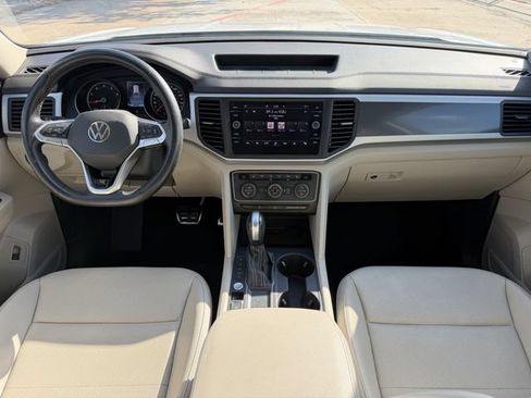 Used 2021 Volkswagen Atlas SE w/ Panoramic Sunroof Package FWD image 24