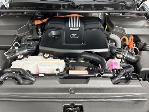 Certified 2025 Lexus LX 700h Luxury w/ Appearance Package image 32