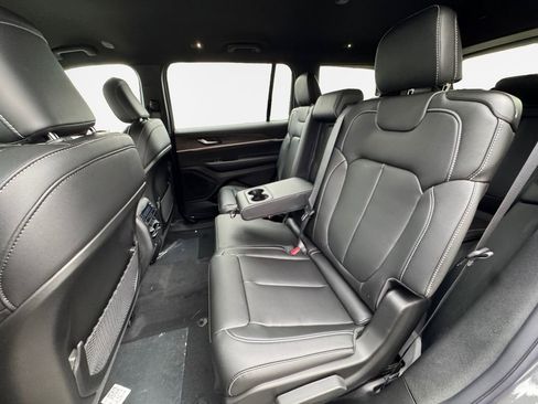 New 2025 Jeep Grand Cherokee L Limited w/ Black Appearance Package image 28