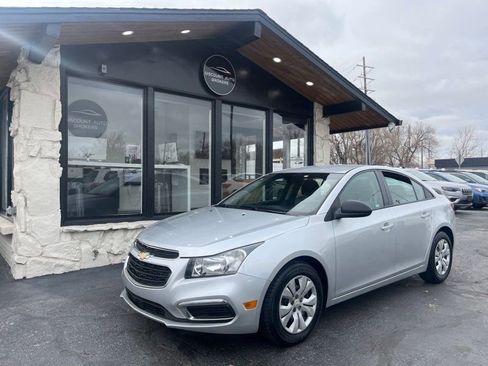 Used 2016 Chevrolet Cruze LS FWD image 1
