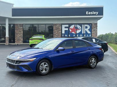 Used 2024 Hyundai Elantra SE