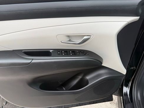 Certified 2025 Hyundai Tucson SE FWD image 11