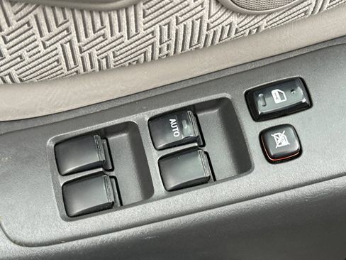 Used 2003 Toyota Highlander Base image 17