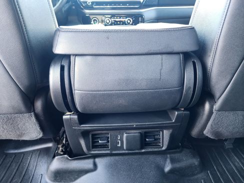 Used 2024 GMC Sierra 1500 SLT image 18