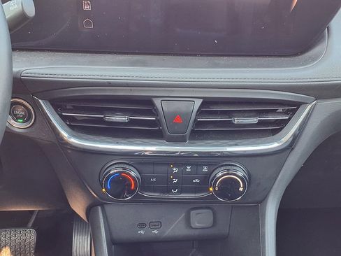 Used 2025 Buick Encore GX Preferred image 11