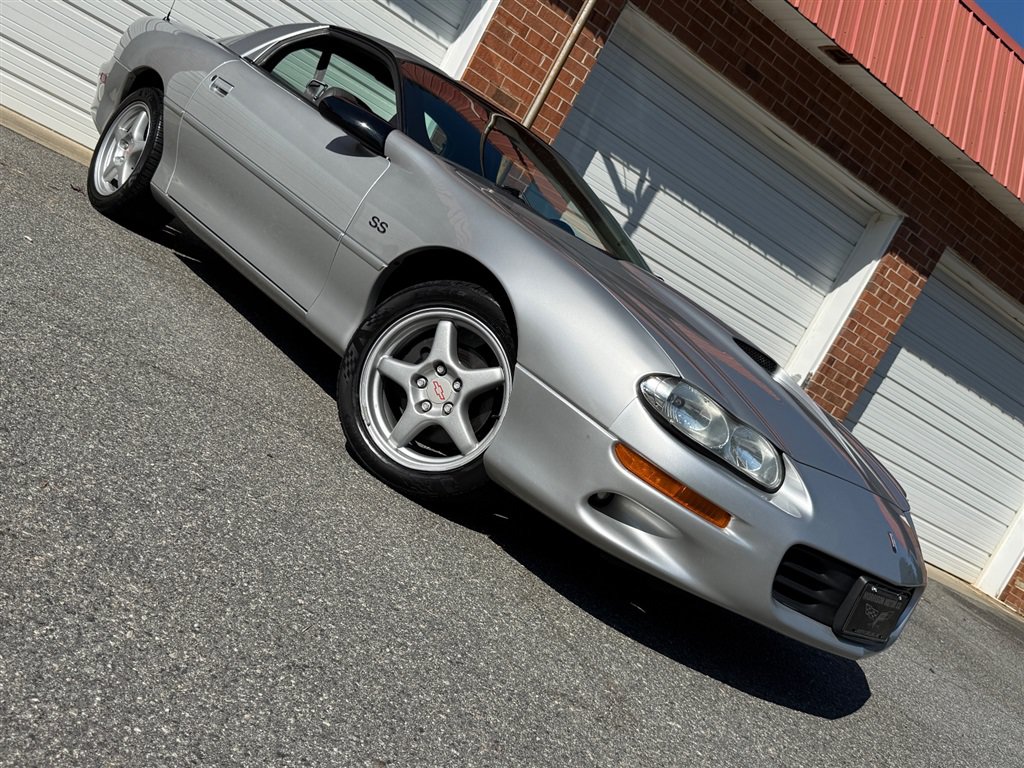 Used 1999 Chevrolet Camaro Z28 w/ SS Performance/Appearance Pkg RWD image 26
