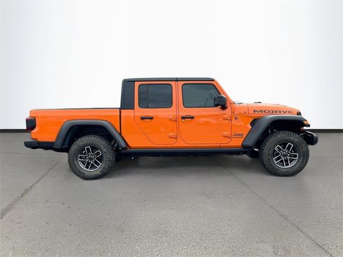 Certified 2025 Jeep Gladiator Mojave image 8