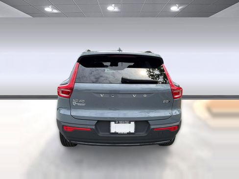 Certified 2023 Volvo XC40 B5 Plus w/ Climate Package AWD/4WD image 10