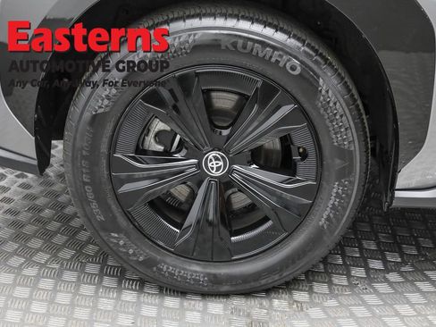 Used 2023 Toyota bZ4X XLE image 29