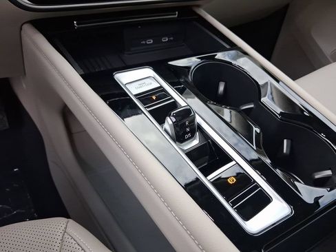 New 2026 Volkswagen Atlas SE FWD image 9